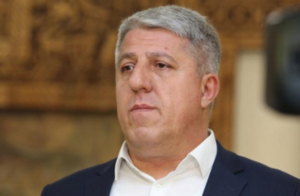 Չի կարող բարբարոսի մի ձեռքը պաշարել Արցախը, իսկ մյուսը՝ «հումանիտար օգնություն» հասցնել իր իսկ կողմից պաշարվածներին